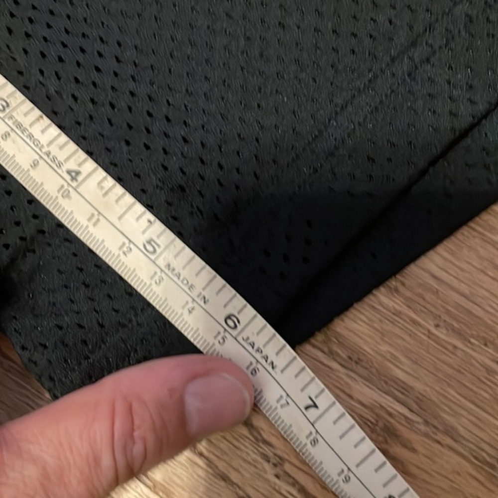 Nike Fly Dri Fir black shorts‎ size Medium - Picture 6 of 6